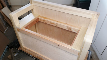 Toy Box Assembly with Partial Cover on Top